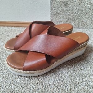 Bertuchi Women’s Criss Cross Wedge Sandal Cognac Casual Comfort Size 40 (9)